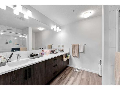 409-138 Sage Valley Common Nw, Calgary, AB - Indoor Photo Showing Bathroom