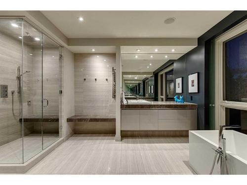 2534 19 Street Sw, Calgary, AB - Indoor Photo Showing Bathroom