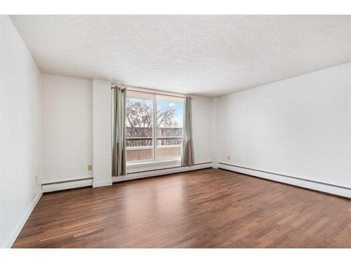 401-123 24 Avenue Sw, Calgary, AB - Indoor Photo Showing Other Room