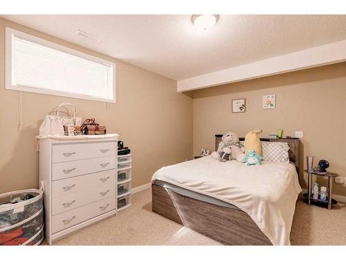 168 Wentworth Close Sw, Calgary, AB - Indoor Photo Showing Bedroom