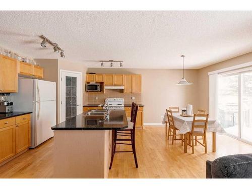 168 Wentworth Close Sw, Calgary, AB - Indoor Photo Showing Kitchen