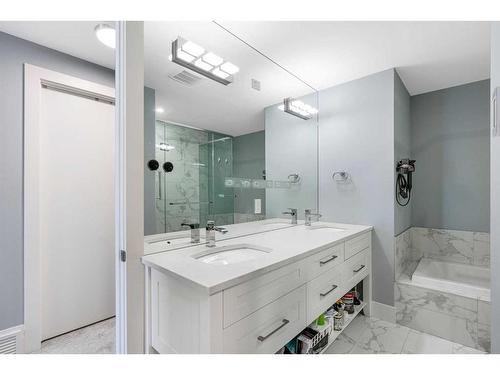 516A 9 Street Ne, Calgary, AB - Indoor Photo Showing Bathroom