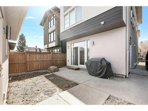 516A 9 Street Ne, Calgary, AB - Outdoor With Exterior