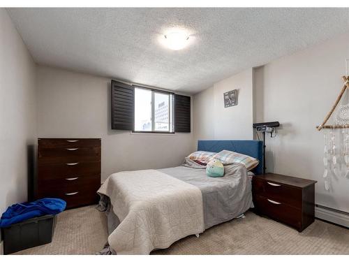 501-505 19 Avenue Sw, Calgary, AB - Indoor Photo Showing Bedroom