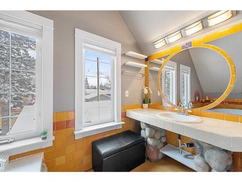 157 Wedgewood Drive Sw, Calgary, AB - Indoor Photo Showing Other Room