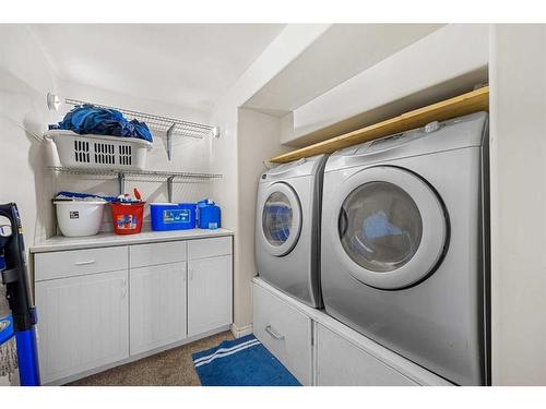 157 Wedgewood Drive Sw, Calgary, AB - Indoor Photo Showing Laundry Room