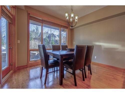 310-107 Armstrong Place, Canmore, AB - Indoor Photo Showing Dining Room