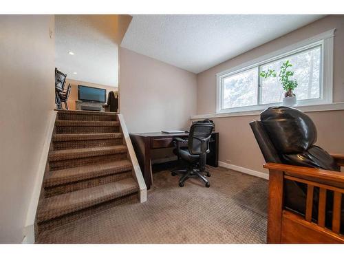 2224 98 Avenue Sw, Calgary, AB - Indoor Photo Showing Office