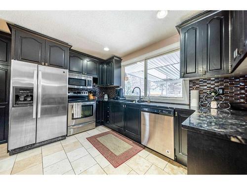 2224 98 Avenue Sw, Calgary, AB - Indoor Photo Showing Kitchen With Stainless Steel Kitchen