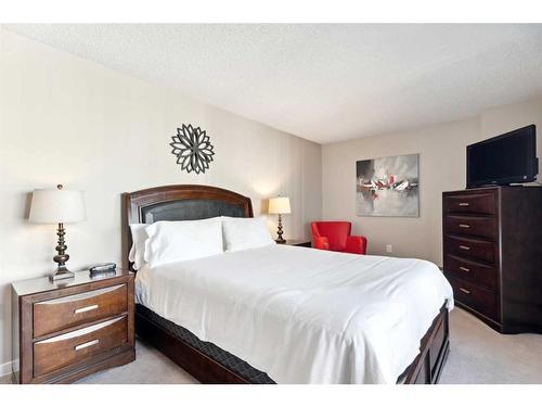 1005-1100 8 Avenue Sw, Calgary, AB - Indoor Photo Showing Bedroom