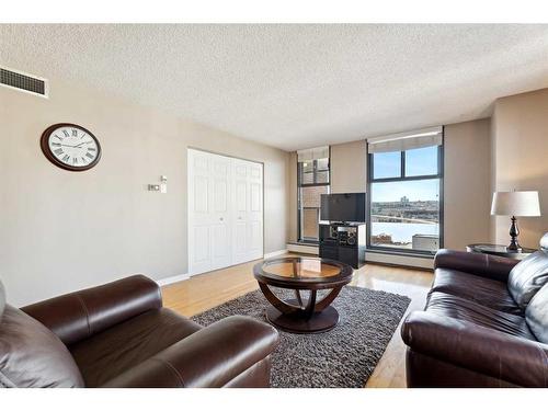1005-1100 8 Avenue Sw, Calgary, AB - Indoor Photo Showing Living Room
