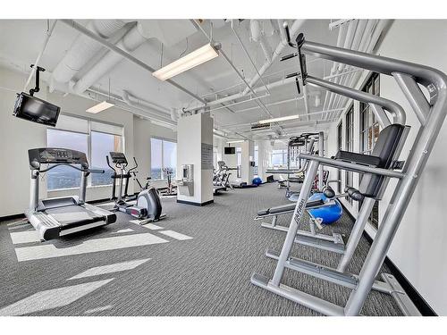 3306-930 6 Avenue Sw, Calgary, AB - Indoor Photo Showing Gym Room