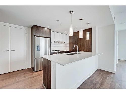 3306-930 6 Avenue Sw, Calgary, AB - Indoor Photo Showing Kitchen With Upgraded Kitchen