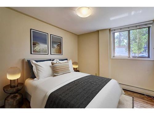 104-824 4 Avenue Nw, Calgary, AB - Indoor Photo Showing Bedroom