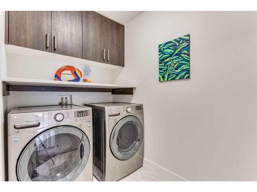 1408 Price Road, Carstairs, AB - Indoor Photo Showing Laundry Room