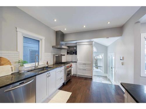 114 Garden Crescent Sw, Calgary, AB - Indoor Photo Showing Kitchen With Upgraded Kitchen