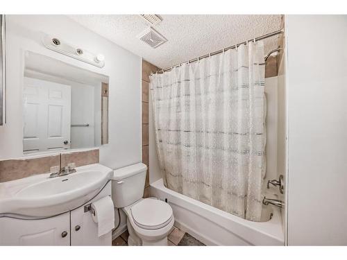 206 Saddlemont Boulevard Ne, Calgary, AB - Indoor Photo Showing Bathroom