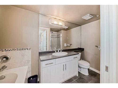 502-1088 6 Avenue Sw, Calgary, AB - Indoor Photo Showing Bathroom