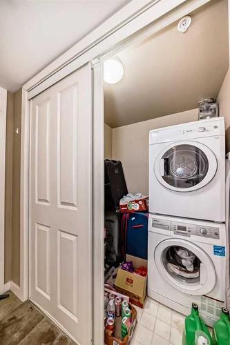 502-1088 6 Avenue Sw, Calgary, AB - Indoor Photo Showing Laundry Room