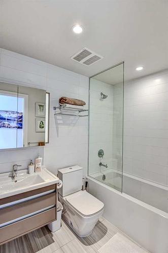 1307-930 16 Avenue Sw, Calgary, AB - Indoor Photo Showing Bathroom