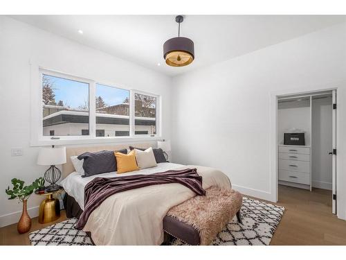 80 Clarendon Road Nw, Calgary, AB - Indoor Photo Showing Bedroom