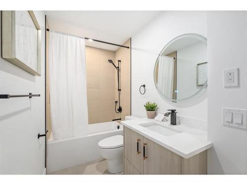 80 Clarendon Road Nw, Calgary, AB - Indoor Photo Showing Bathroom