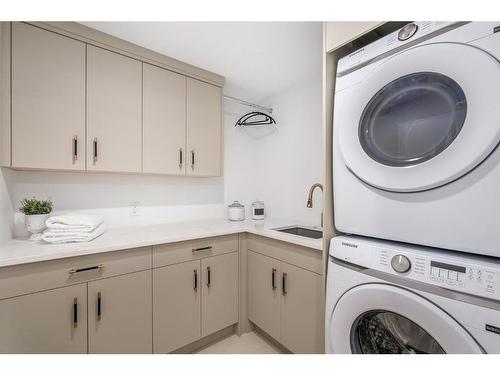80 Clarendon Road Nw, Calgary, AB - Indoor Photo Showing Laundry Room