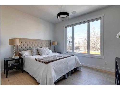2040 30 Avenue Sw, Calgary, AB - Indoor Photo Showing Bedroom