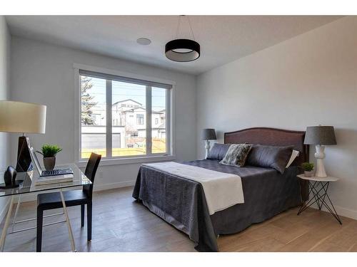 2040 30 Avenue Sw, Calgary, AB - Indoor Photo Showing Bedroom
