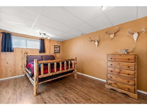 34048 Highway 2 Service Road Sb, Rural Red Deer County, AB - Indoor Photo Showing Bedroom