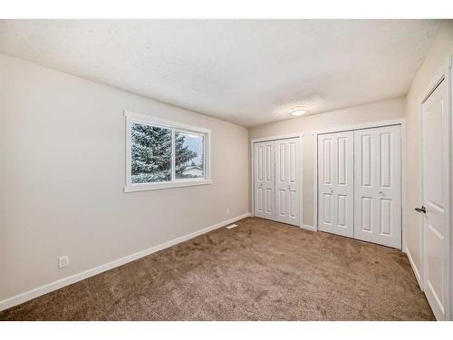 6740 Temple Drive Ne, Calgary, AB - Indoor Photo Showing Other Room