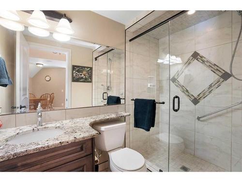 124 Grizzly Rise, Rural Rocky View County, AB - Indoor Photo Showing Bathroom