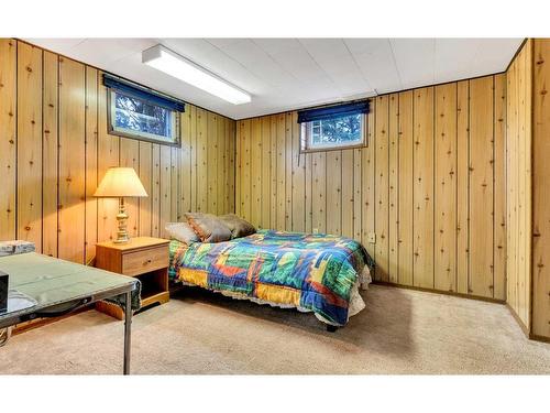 4222 50 Avenue, Olds, AB - Indoor Photo Showing Bedroom
