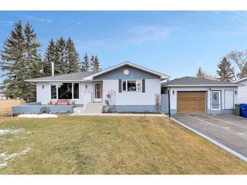 4222 50 Avenue, Olds, AB - Outdoor With Facade