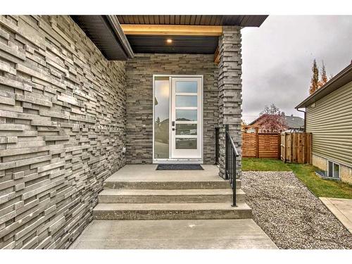 30 Silverstone Place, Didsbury, AB - Outdoor