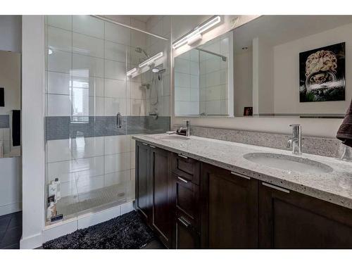 1804-788 12 Avenue Sw, Calgary, AB - Indoor Photo Showing Bathroom