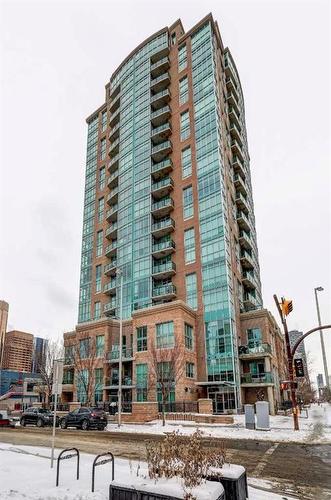 1804-788 12 Avenue Sw, Calgary, AB - Outdoor With Balcony With Facade