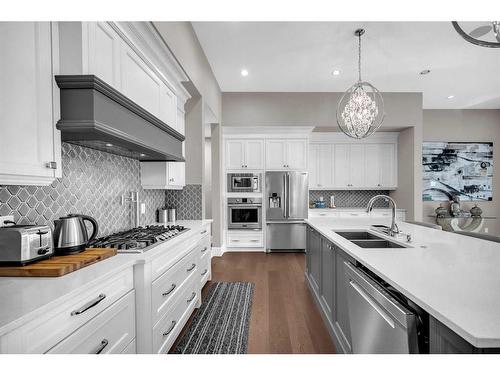904 East Lakeview Road, Chestermere, AB - Indoor Photo Showing Kitchen With Double Sink With Upgraded Kitchen