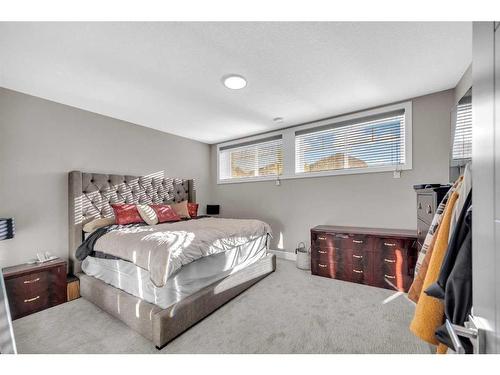 904 East Lakeview Road, Chestermere, AB - Indoor Photo Showing Bedroom