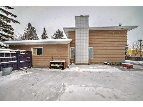 14 Varmoor Place Nw, Calgary, AB - Outdoor With Exterior