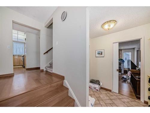 14 Varmoor Place Nw, Calgary, AB - Indoor Photo Showing Other Room