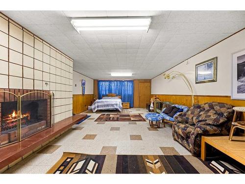 1064 Highway 587, Rural Red Deer County, AB - Indoor With Fireplace