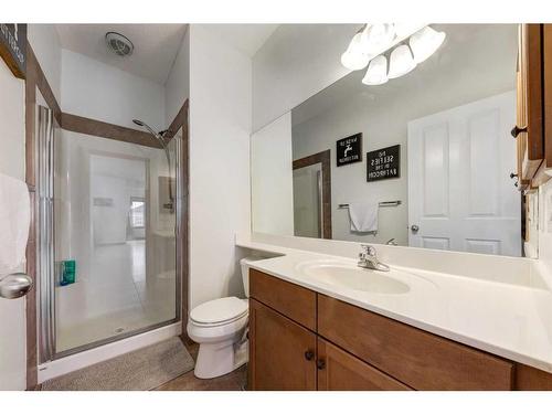 34 Rockyledge Rise Nw, Calgary, AB - Indoor Photo Showing Bathroom