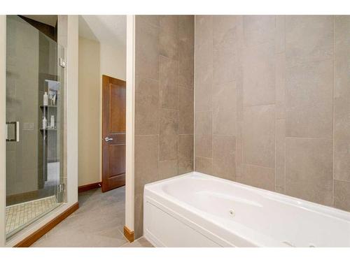 3201-211 13 Avenue Se, Calgary, AB - Indoor Photo Showing Bathroom