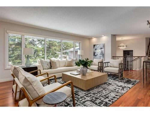 43 Bay View Drive Sw, Calgary, AB - Indoor Photo Showing Living Room