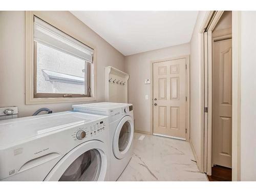 1A Tusslewood Drive Nw, Calgary, AB - Indoor Photo Showing Laundry Room