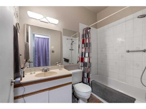 61 Huntford Close Ne, Calgary, AB - Indoor Photo Showing Bathroom