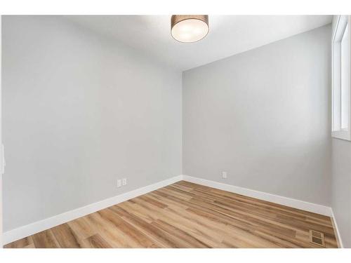 18 South Shore Bay, Chestermere, AB - Indoor Photo Showing Other Room