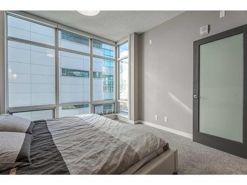 502-530 12 Avenue Sw, Calgary, AB - Indoor Photo Showing Bedroom