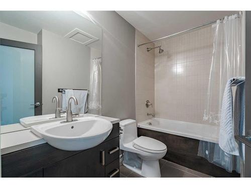 502-530 12 Avenue Sw, Calgary, AB - Indoor Photo Showing Bathroom